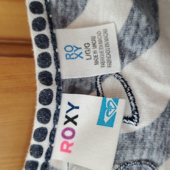 Roxy Blue/ White Patterned Women's Long  Tank - Picture 2 of 3